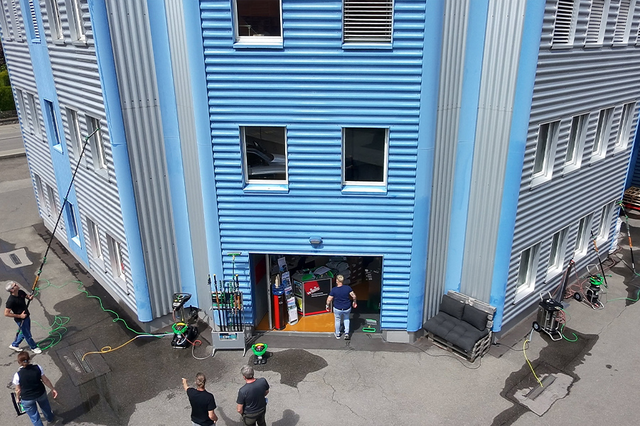 Demo-Day-mit-Kunden-und-Interessenten-HydroPower-Unger_Panorama
